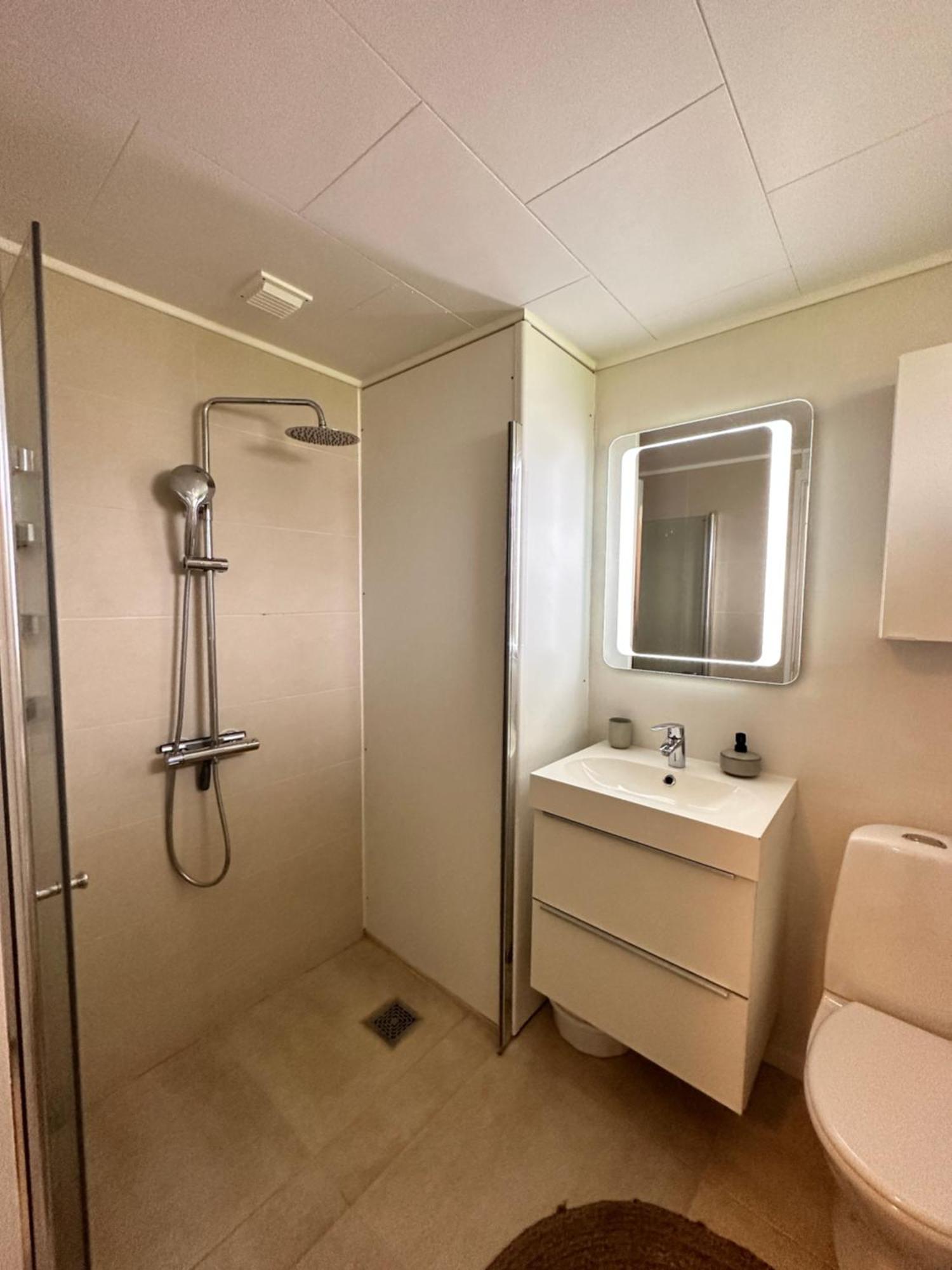 Privat One Bedroom Apartment With Free Parking オーデンセ エクステリア 写真